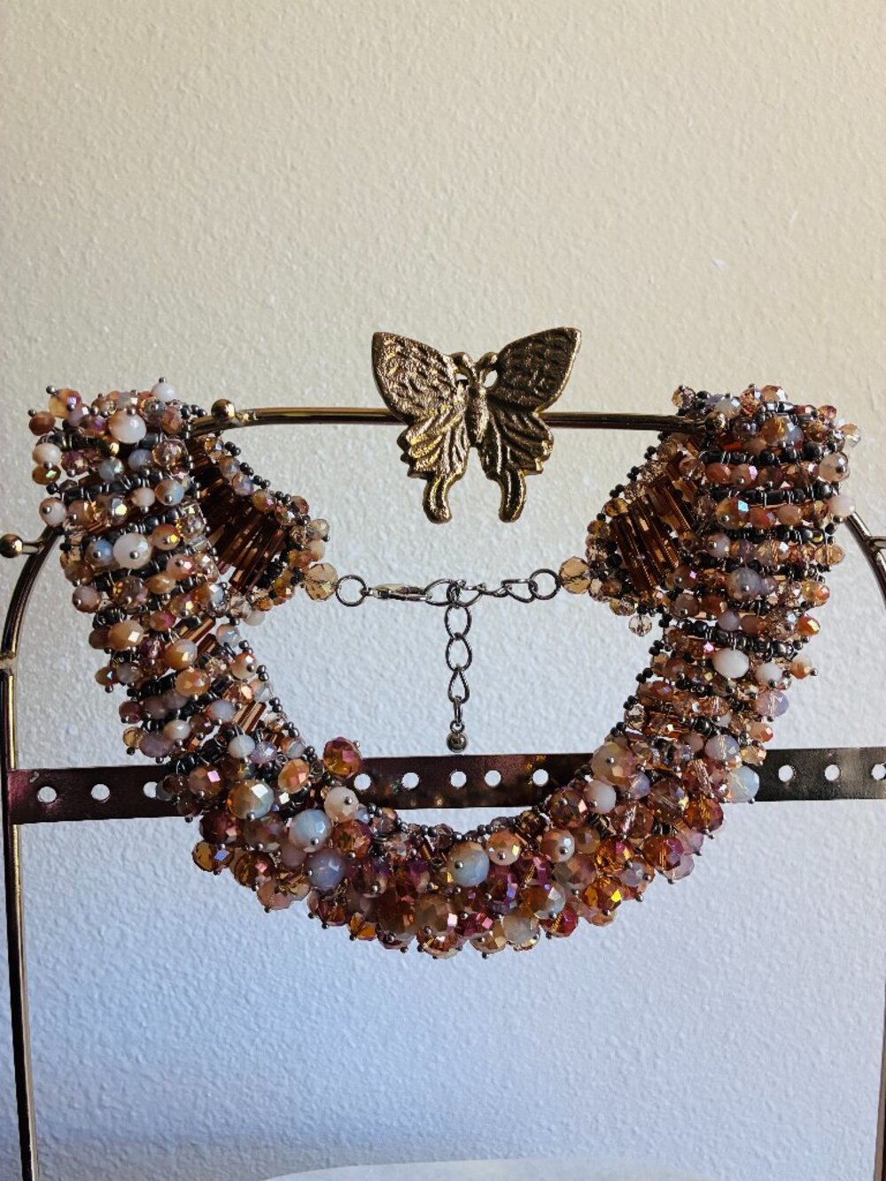 Eye Candy Gold‎ and Cream Cluster Necklace
